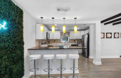 Tampa House | Waterfront, kayaks, new pool, amenities galore!