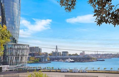 Millers Point Apartment | Waterfront - KING Master 4 Bedroom 3 Storey#9-10
