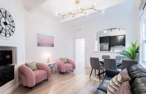 Millers Point Apartment | Waterfront - KING Master 4 Bedroom 3 Storey#9-10