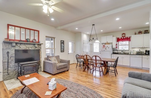 Windwood Coves House | Waterfront Lake Anna Home: Kayaks & Private Dock