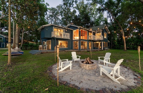 Lake Magdalene House | Waterfront Lake Farmhouse - Relax Lakeside with Magical Sunset Views