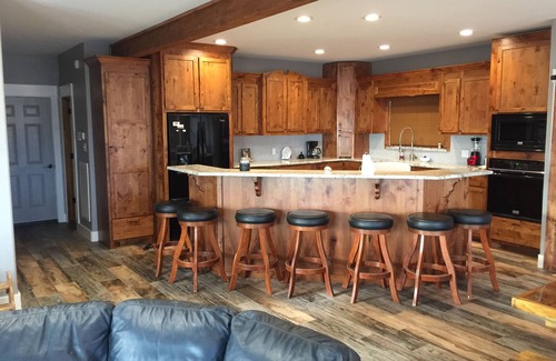 Porum House | Waterfront Lake Home at Duchess Creek Estates with boat dock on Lake Eufaula, OK