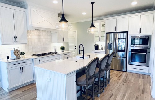 Sherrills Ford House | Waterfront Lake Norman - Sleeps 10, Hot Tub, 2kayaks, pedal boat, paddle board