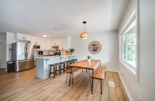 Alexander City House | Waterfront Lake Martin Home with 2 docks