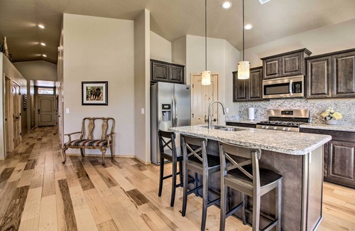 Pinetop-Lakeside House | Waterfront Lakeside Home - 1 Block to Boat Ramp