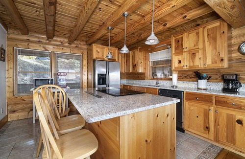 Six Mile House | Waterfront Log Cabin on Lake Keowee
