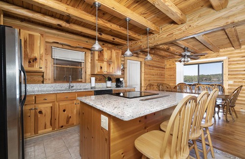 Six Mile House | Waterfront Log Cabin on Lake Keowee