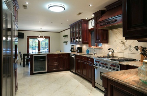 Athens House | Waterfront Luxe: Chef’s Kitchen, Pong & Air Hockey, Near Hudson, Ski Hunter Mntn