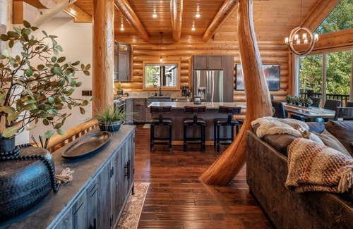 Sagle House | Waterfront Luxe Log Home, Private Dock, Hot Tub & Pickleball