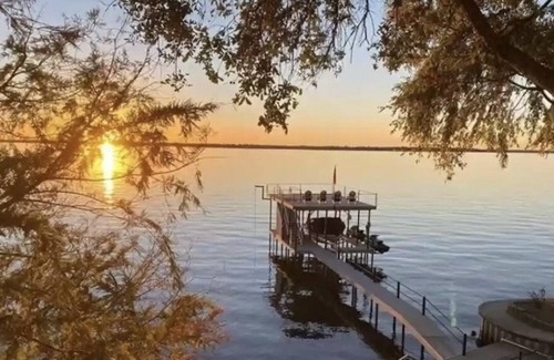 Malakoff House | Waterfront Luxury Lakehouse with Sunset Views