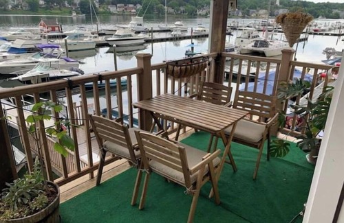 Fair Haven Apartment | Waterfront Marina Loft Fall Getaway