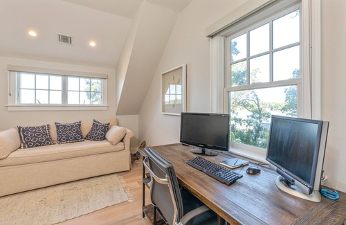 Southold House | Waterfront, New Construction North Fork Beach House