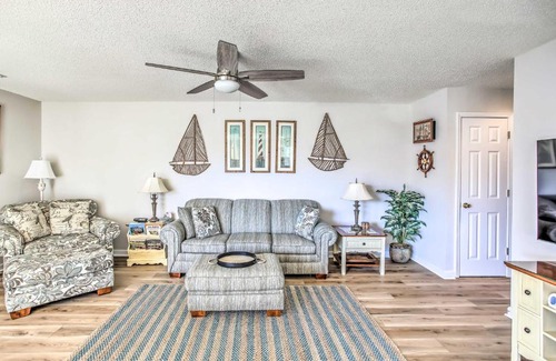 Cherry Grove Beach Apartment | Waterfront North Myrtle Beach Condo with Pool Access