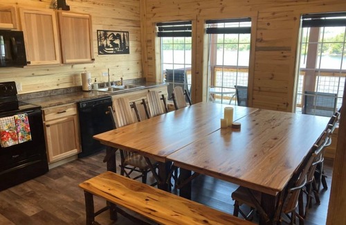 Houghton Cabin | Waterfront Northwoods Bunkhouse 19B