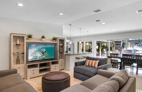 Riverside Park House | Waterfront Oasis | Enclosed pool