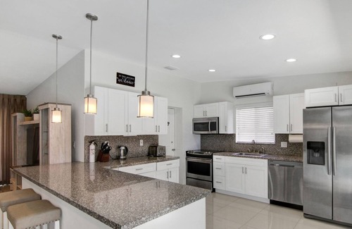 Riverside Park House | Waterfront Oasis | Enclosed pool