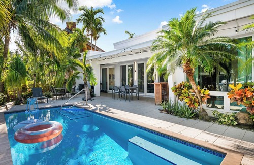 Harbordale House | Waterfront Oasis - Saltwater Pool - Kayaks - Minutes to Fort Lauderdale Beach!