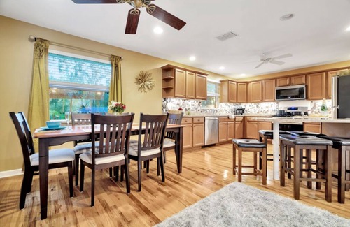 Temple Terrace House | Waterfront, oasis, family retreat, 5 minutes from theme park,