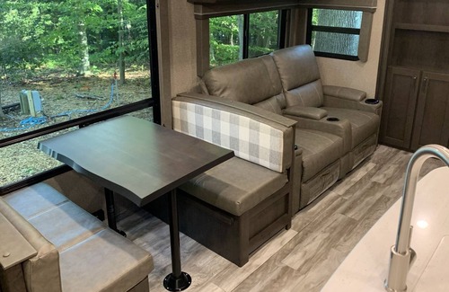 Annapolis House | Waterfront Oasis of Annapolis Gold