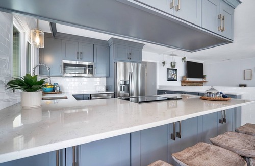 Westbrook Center House | WATERFRONT off season/academic house rental - INCLUDES ALL UTILITIES!