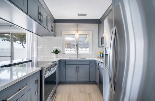 Westbrook Center House | WATERFRONT off season/academic house rental - INCLUDES ALL UTILITIES!