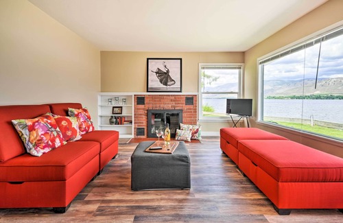 Oroville Cottage | Waterfront Osoyoos Lake Cottage w/Beach & Patio!