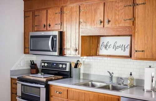 North Shore House | Waterfront, Paddle Boards/Kayaks & FirePit, Pet