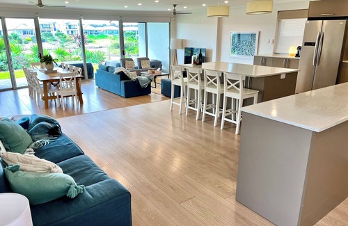Nangkita House | Waterfront Paradise - 6 Bedrooms, Perfect for Large Family Groups