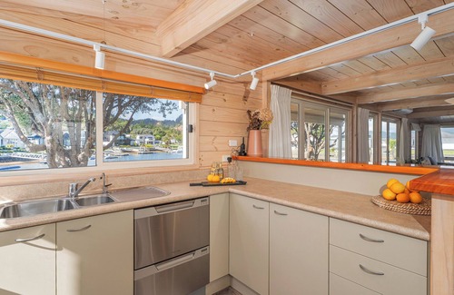 Pauanui House | Waterfront Paradise - Pauanui Holiday Home