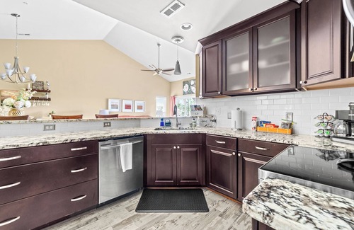 Cornelius Condo | 🆕 Waterfront Penthouse Lake Norman Views