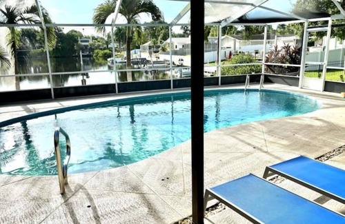Largo House | Waterfront Pool Home - 8PPL 4BR