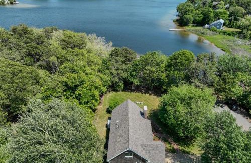 West Dennis House | Waterfront Private Dock Peaceful Retreat
