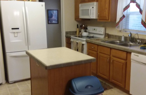 Mohave Valley House | WATERFRONT,PRIVATE BOAT RAMP ,SANDY BEACH GATED COMMUNITY, 3 BEDROOM & 2 BATH