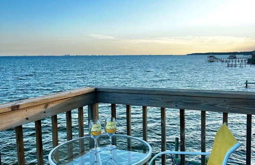 Fort Walton Beach - Destin House | Waterfront, private with unobstructed water ￼views & only 10 minutes to Destin!