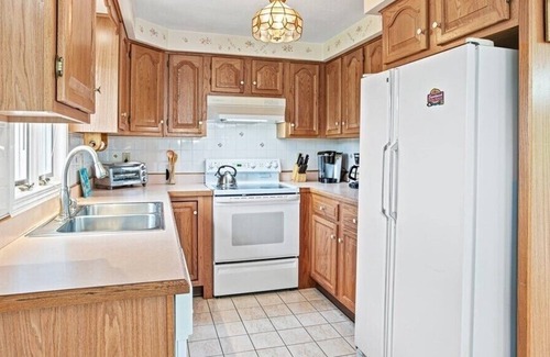 Sagamore Apartment | Waterfront property by the Cape Cod Canal