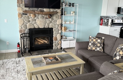 Oak Harbor House | Waterfront property right at the beach nnnn