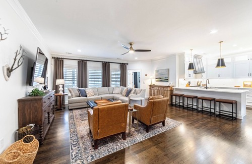 Buckhead House | Waterfront Retreat | 6BR Family Haven | Game Room & Lake Access
