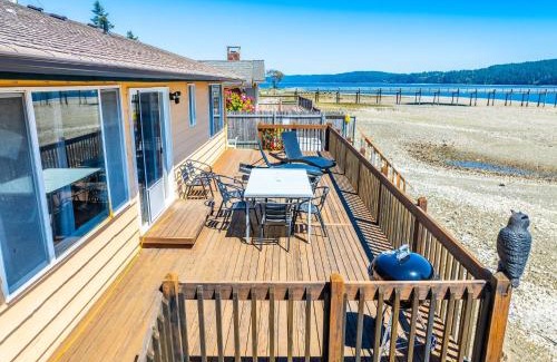 Hoodsport House | Waterfront Retreat, Relaxation, Fun in Hood Canal