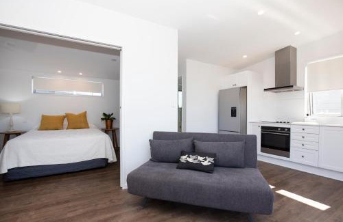 Westport House | Waterfront Retreat - Westport Self-Contained Unit