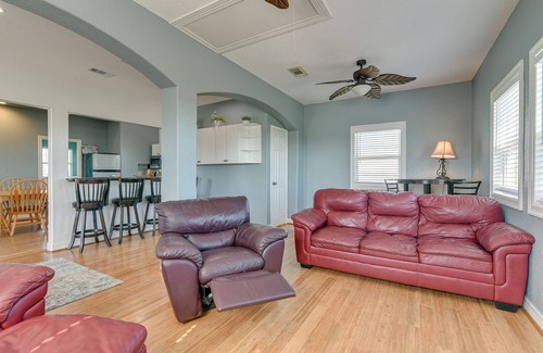 Cedar Lane House | Waterfront Sargent Home w/Kayaks & Boat Dock!