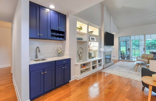 St. Augustine Condo | Waterfront-screened lanai-BBQ - sleeps 7 - community pool & hot tub!
