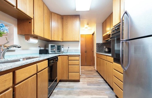 Bremerton Apartment | Waterfront Serenity Awaits: Cozy 2 Bedroom Home w/Stunning Views & Beach Access