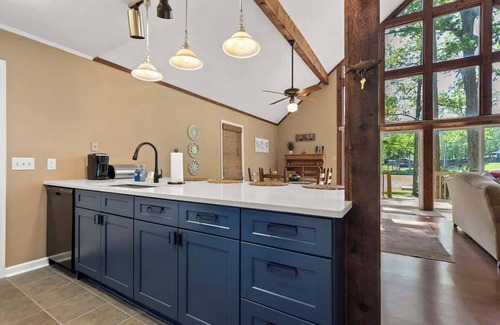 Eatonton House | Waterfront, Sleeps 6, Swimming, Fishing, + MORE!