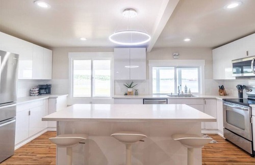 South Colby House | Waterfront Southworth-Port Orchard Home w/ Kayaks!