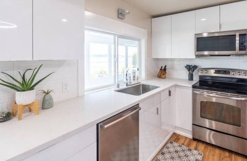 South Colby House | Waterfront Southworth-Port Orchard Home w/ Kayaks!
