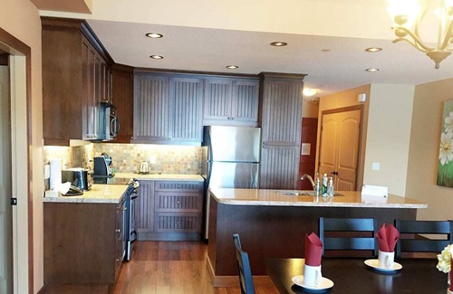 Central Okanagan Apartment | Waterfront Spacious 3 Bedrooms Condo