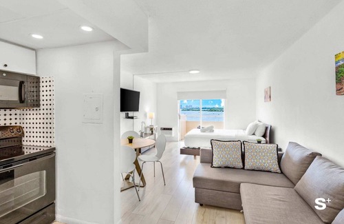 North Bay Village Apartment | Waterfront Studio Condo in Miami - Free Parking & Bay Views