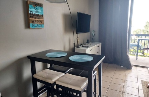 Fort Walton Beach Apartment | Waterfront Studio with two Pools, Grills, Pet Friendly