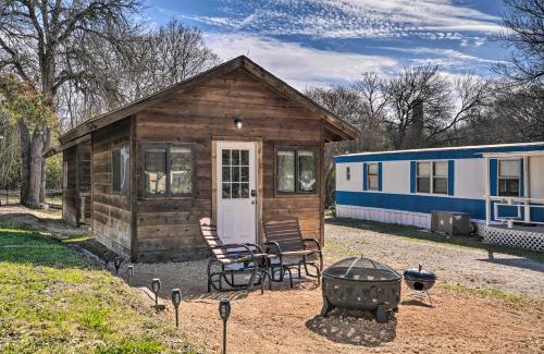 New Braunfels House | Waterfront Studio with Fire Pit on Lake Dunlap!