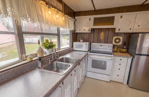 Southmont House | Waterfront tiny home with private dock